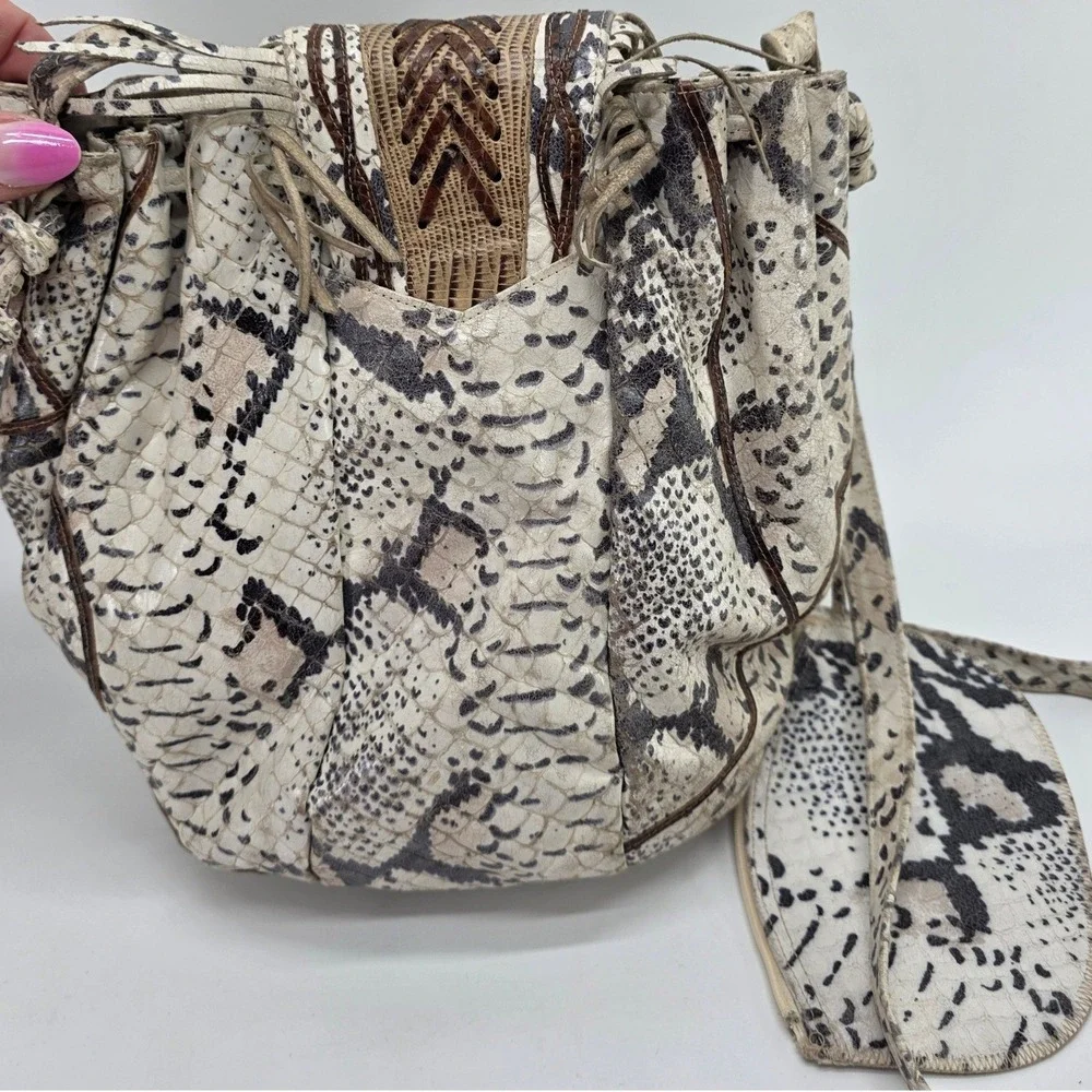 Vintage Hobo Bucket Bag Snakeskin Print‎ Fringe Leather Brown Cream Coin Purse